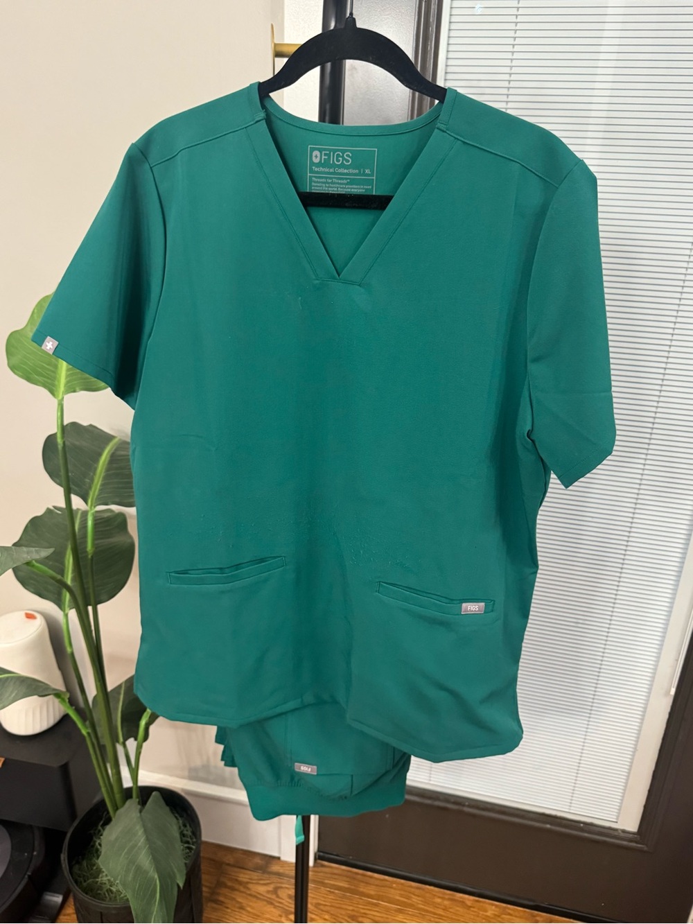 FIGS Men’s Teal V-Neck Scrub Top - Solid Green-Blue set pants and shirt